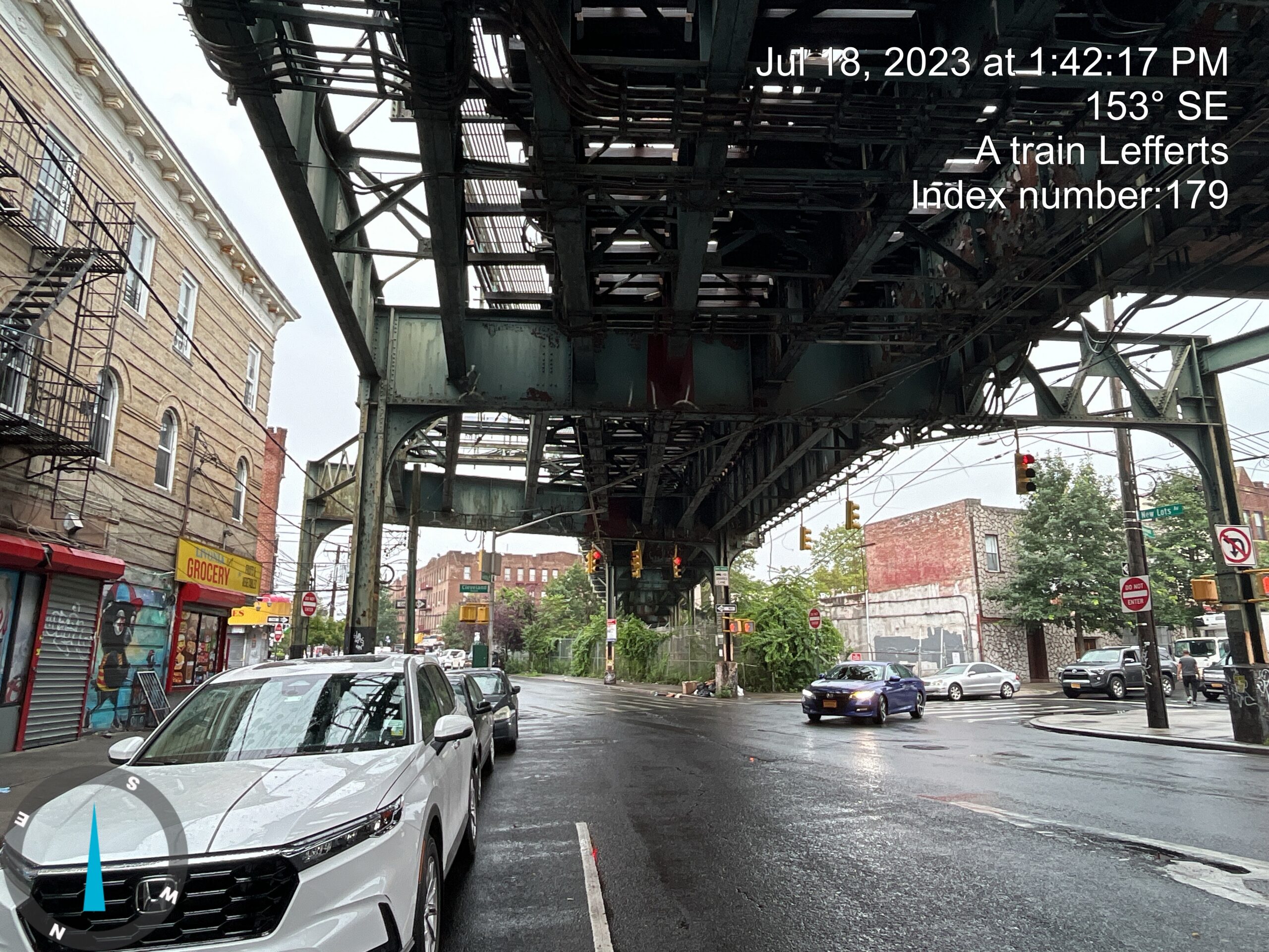 A train Lefferts